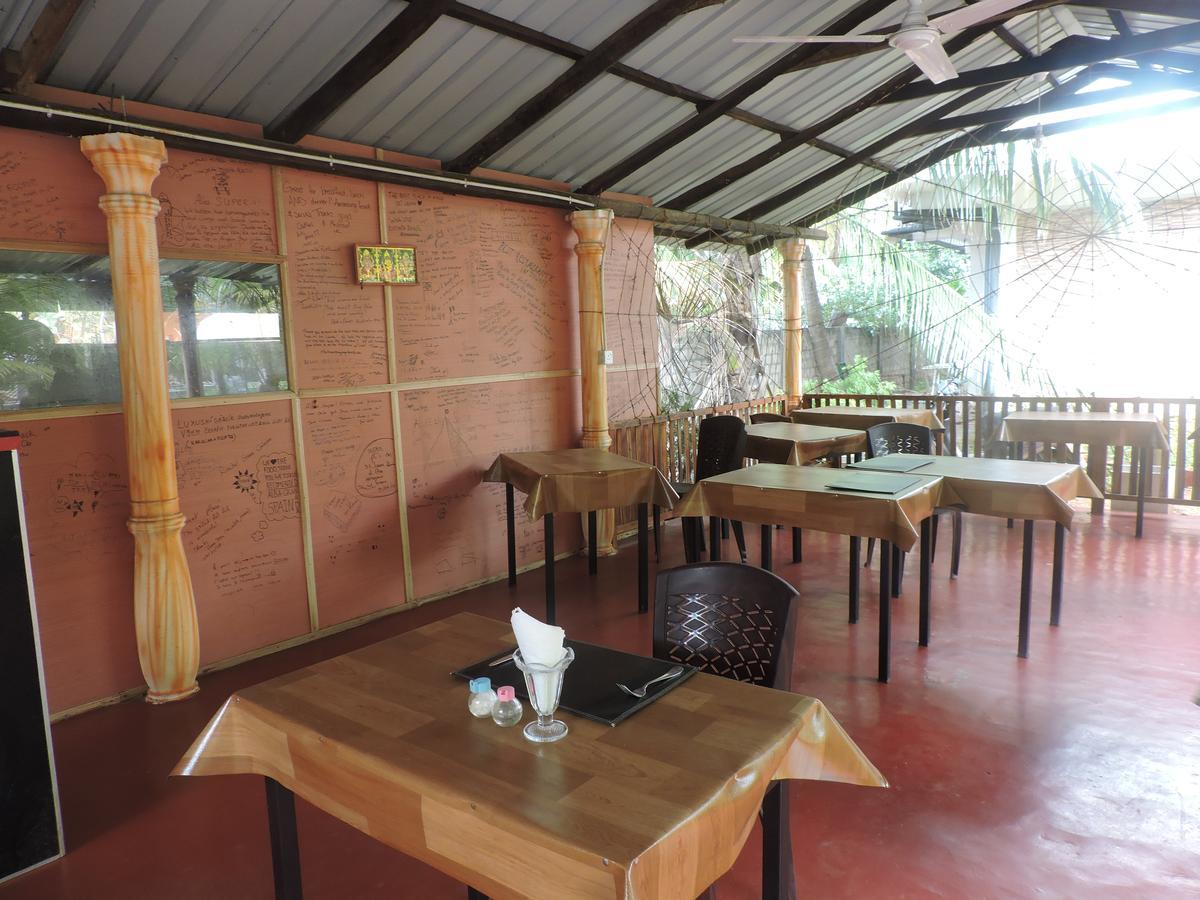 Golden Beach Inn Trincomalee Exterior photo