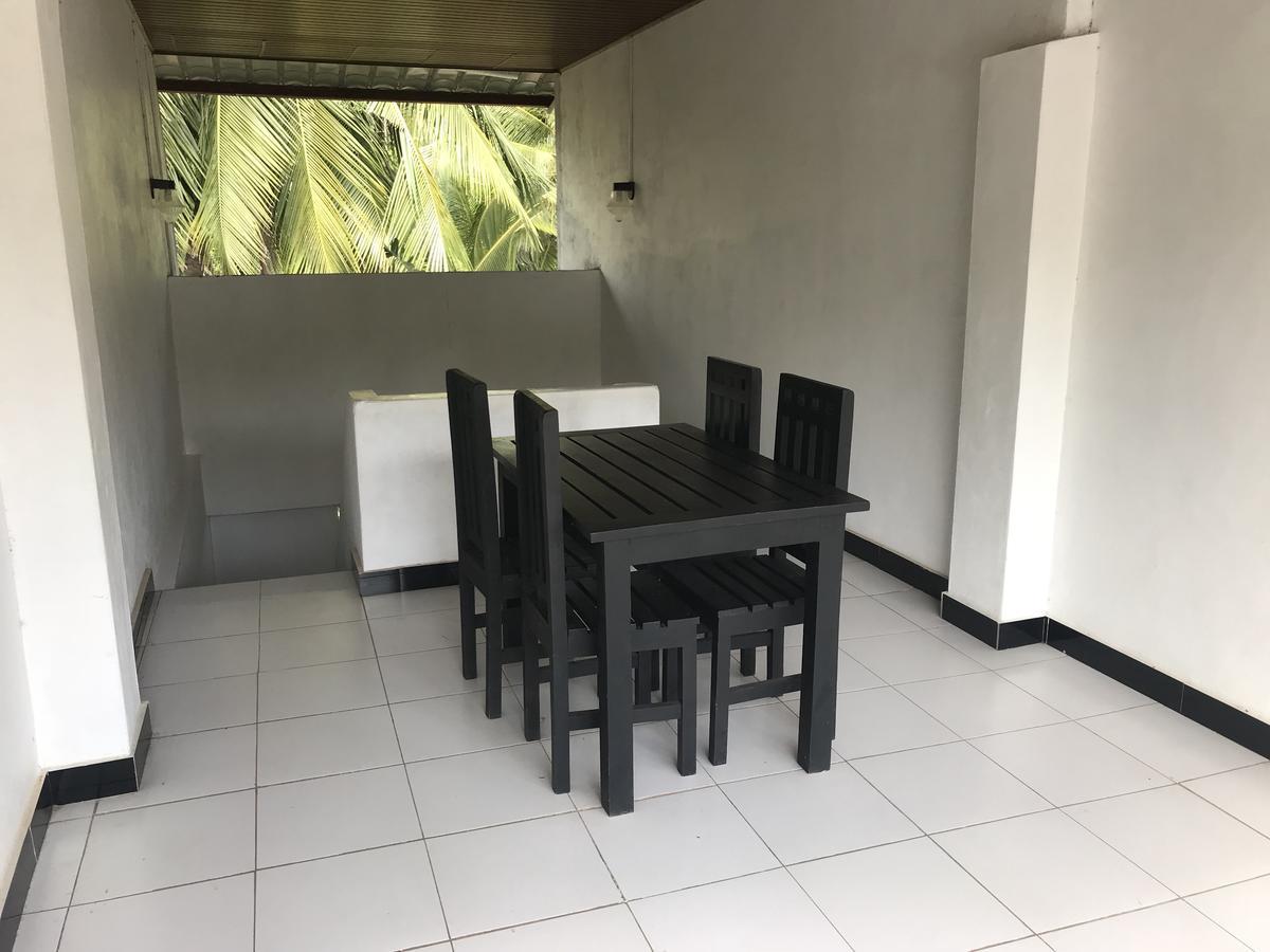 Golden Beach Inn Trincomalee Exterior photo
